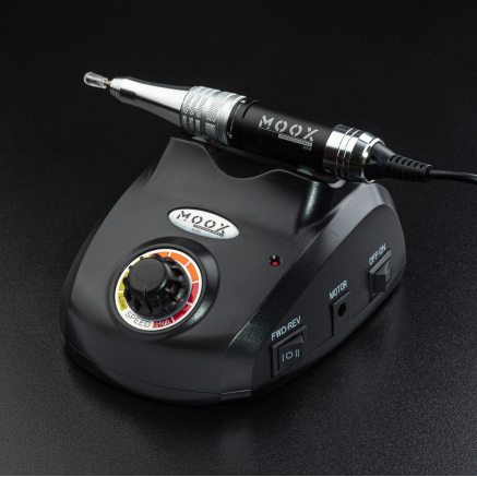 Фрезер Мокс X105 (Чорний) на 45 000 об/хв. та 65W. для манікюру та педикюру Фрезер Мокс X105 (Чорний) на 45 000 об/хв. та 65W. для манікюру та педикюру