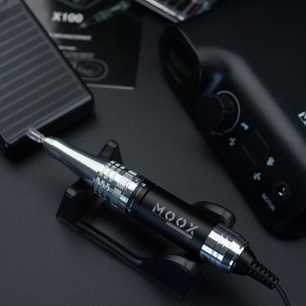 Фрезер Мокс X100 (Black) на 45 000 об/хв. та 70W. для манікюру та педикюру