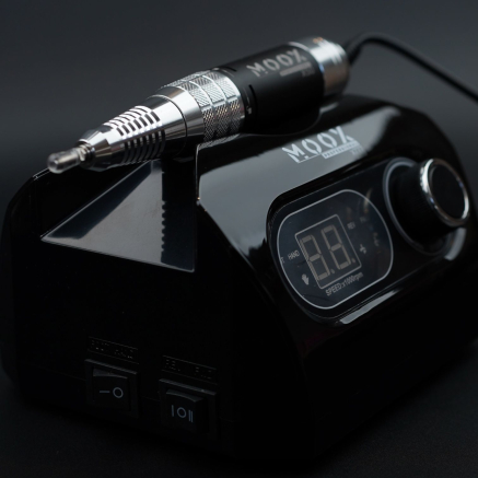 Фрезер Мокс X777 (Black) на 50 000 об/хв. та 70W. для манікюру та педикюру Фрезер Мокс X777 (Black) на 50 000 об/хв. та 70W. для манікюру та педикюру