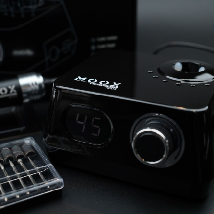 Фрезер Мокс X503 (Black) на 45 000 об/хв. та 70W. для манікюру та педикюру Фрезер Мокс X503 (Black) на 45 000 об/хв. та 70W. для манікюру та педикюру