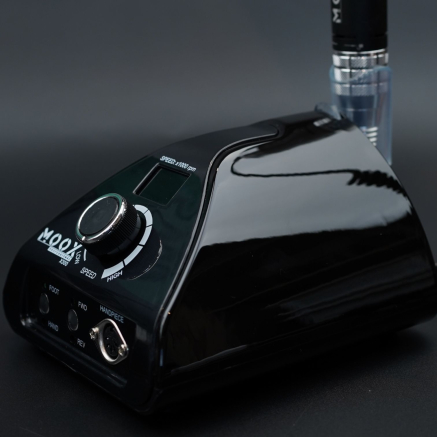 Фрезер Мокс X300 Black) на 50 000 об/хв. та 70W. для манікюру та педикюру Фрезер Мокс X300 Black) на 50 000 об/хв. та 70W. для манікюру та педикюру