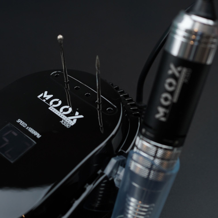 Фрезер Мокс X550 (Black) на 50 000 об./мин. и 70W. для маникюра и педикюра Фрезер Мокс X550 (Black) на 50 000 об./мин. и 70W. для маникюра и педикюра