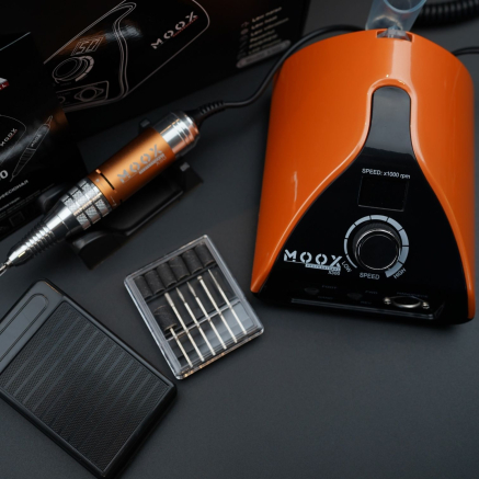 Фрезер Мокс X300 (Orange) на 50 000 об/хв. та 70W. для манікюру та педикюру Фрезер Мокс X300 (Orange) на 50 000 об/хв. та 70W. для манікюру та педикюру