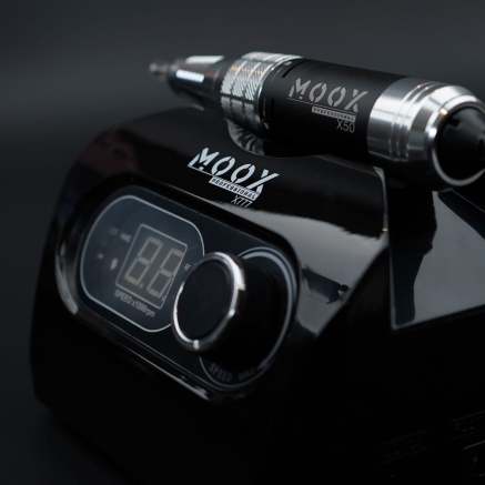 Фрезер Мокс X777 (Black) на 50 000 об/хв. та 70W. для манікюру та педикюру Фрезер Мокс X777 (Black) на 50 000 об/хв. та 70W. для манікюру та педикюру