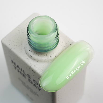 NAILSOFTHEDAY Bottle gel 06 – салатовий надміцний надміцний гель, 10 мл