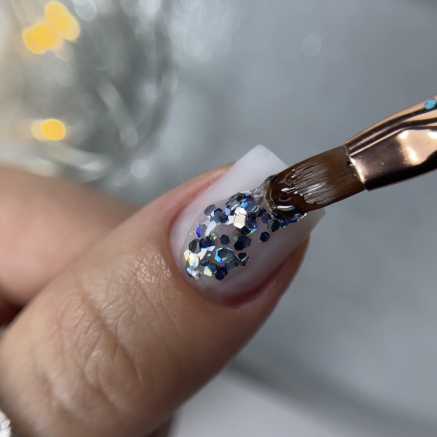 NAILSOFTHENIGHT Dream gel 02 — дизайн гель з неймовірними шестигранниками різного розміру та глітеру для нігтів, 5 гм