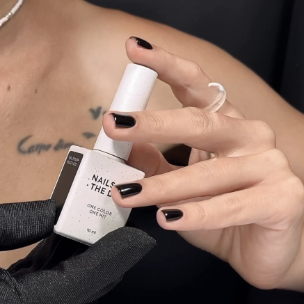 NAILSOFTHEDAY Gel polish Black — особливий чорний гель-лак, що перекривається в один шар, 10 мл