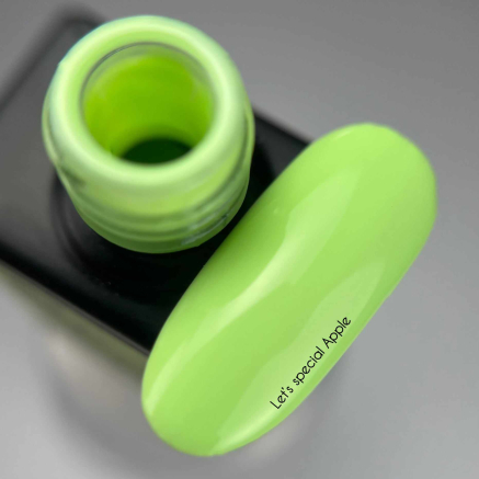 NAILSOFTHEDAY Gel polishl Apple — салатовий пастельний гель-лак для нігтів, що перекриває в один шар, 10 мл