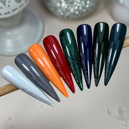 NAILSOFTHEDAY Gel polish Blueberry — глибокий синій гель-лак, що перекривається в один шар, 10 мл