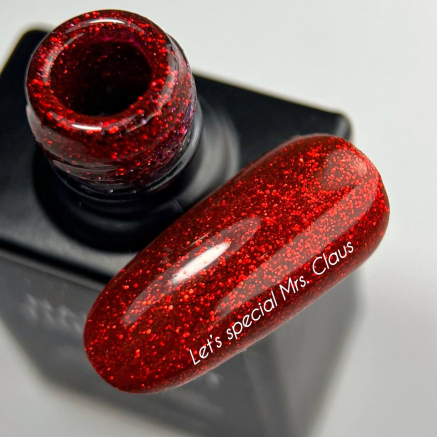 NAILSOFTHEDAY Let’s special Mrs. Claus — насичено-червоний із дрібним шимером гель–лак для нігтів, що перекриває в один шар, 10 мл